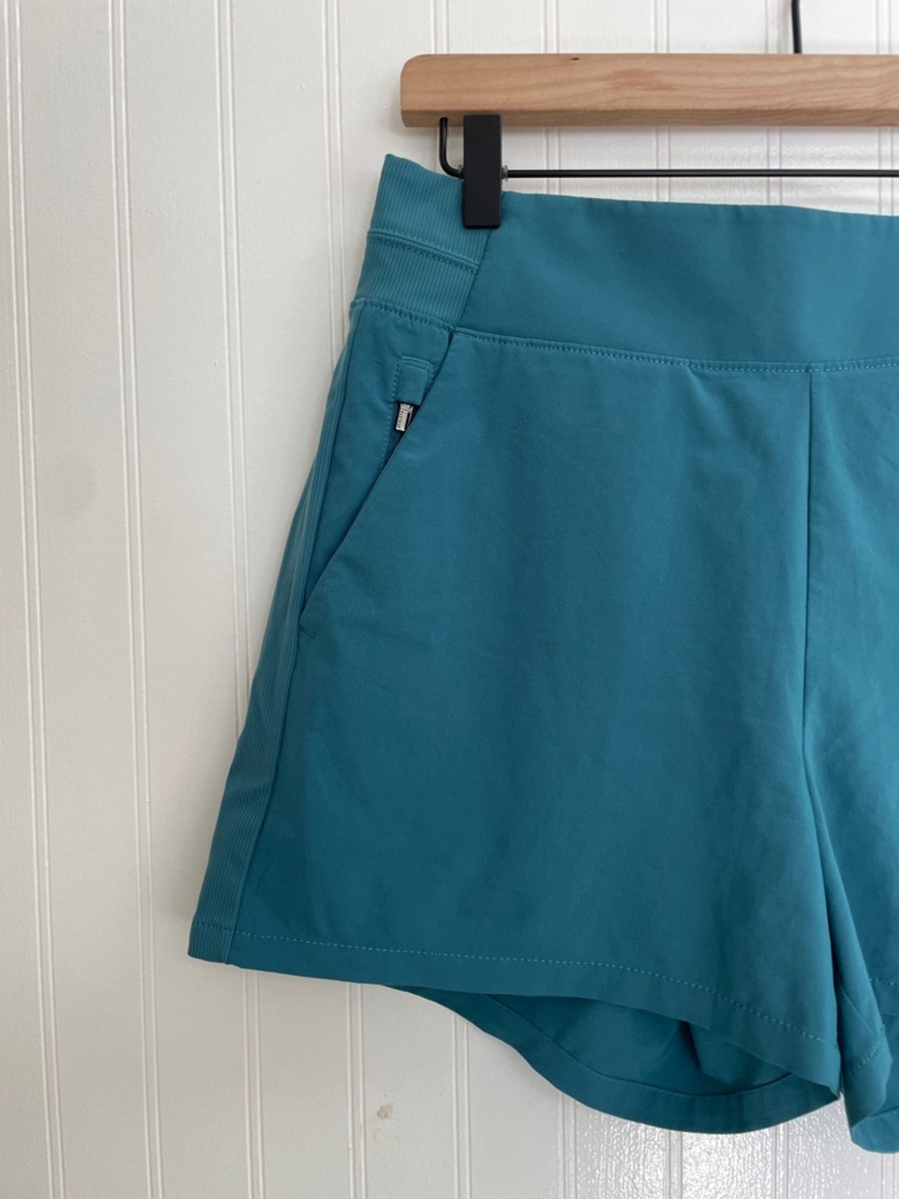 ATHLETA Brooklyn Short 3.5” Inseam in Borealis Green Teal Casual Travel Size 8 - Picture 6 of 11